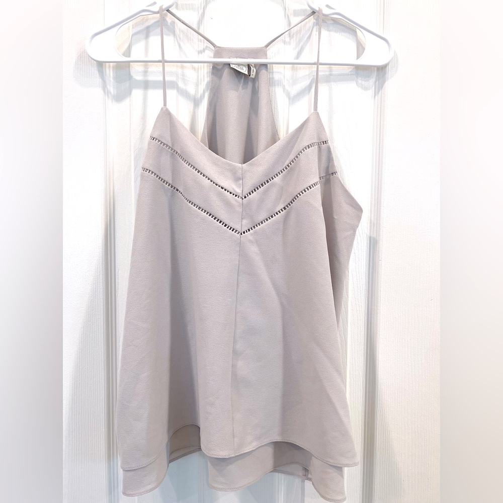 Light gray tank